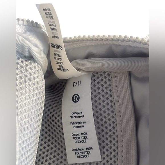 Lululemon NWOT Everywhere Belt Bag Vapor/
Persian Violet Rainbow Logo - Picture 11 of 15